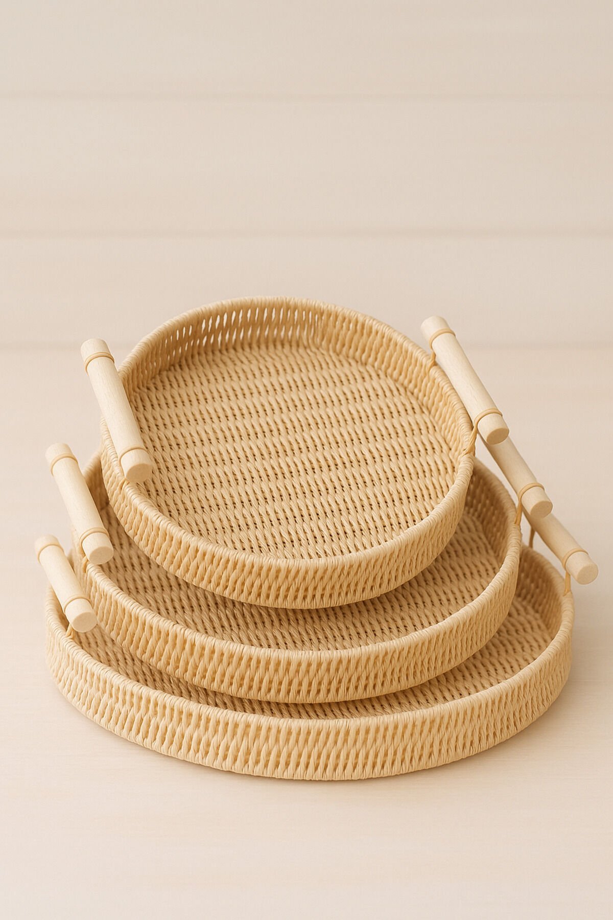 Natura - 3'lü Yuvarlak Rattan Hasır Servis ve Sunum Tepsisi Seti Ahşap Saplı Dekoratif Tepsi